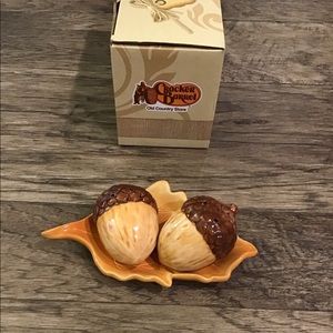 Cracker Barrel Acorn Salt and Pepper Shakers with Leaf Base